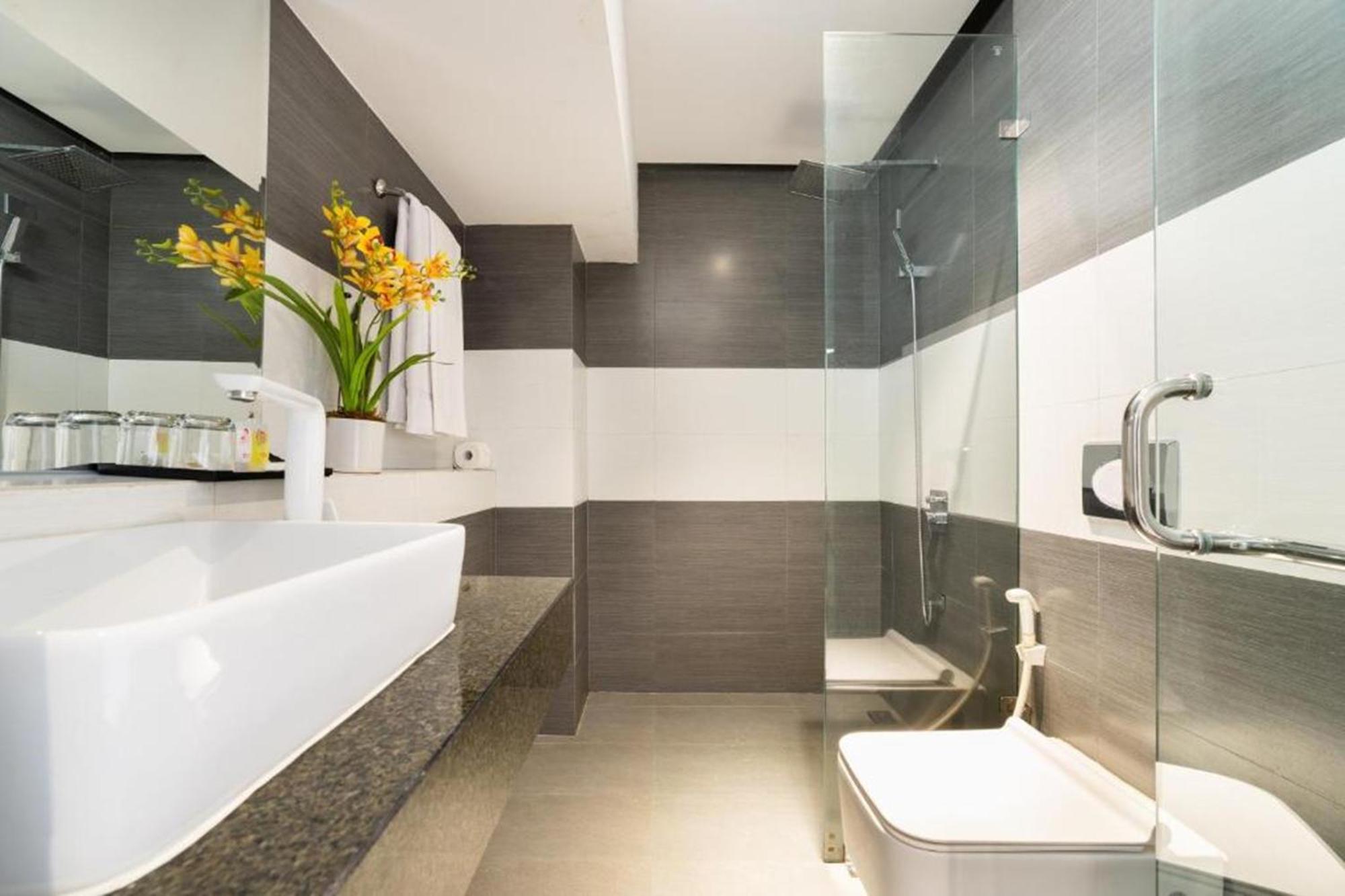 Collection O Sunshine Garden Hotel - Near Secc Bandar Ho Chi Minh Luaran gambar